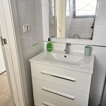 Апартаменты Castle Harbour Studio Pool View Лос Кристианос