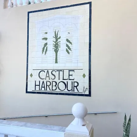 Castle Harbour Studio Pool View Apartmán *